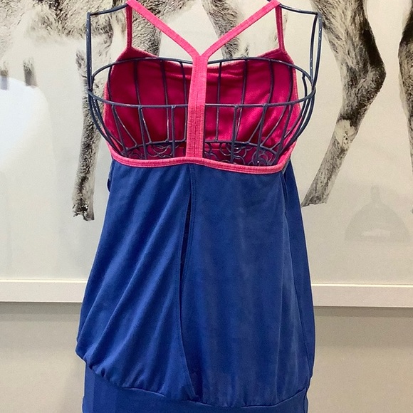 North face tank with built in bra - Picture 3 of 3